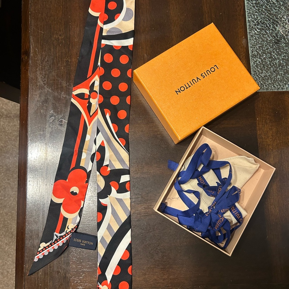 Louis Vuitton Authentic Multicolor Silk Scarf